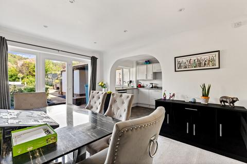 162 Dolphins Road, Folkestone, CT19 5QA