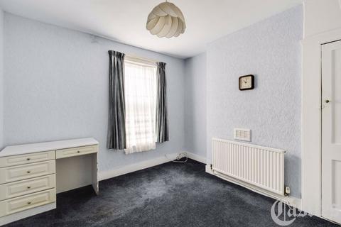 3 bedroom terraced house for sale, Clifden Road, London