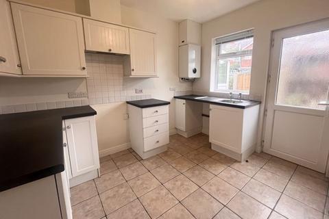 2 bedroom terraced house to rent, Ash Road, Oswestry