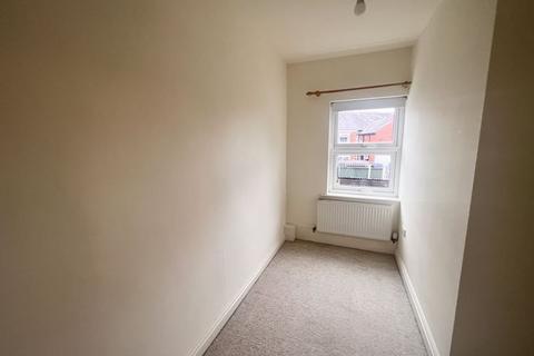 2 bedroom terraced house to rent, Ash Road, Oswestry