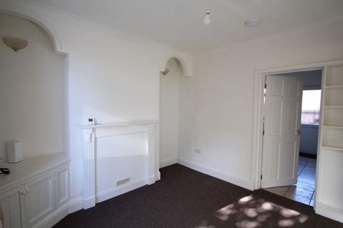 2 bedroom terraced house to rent, Ash Road, Oswestry