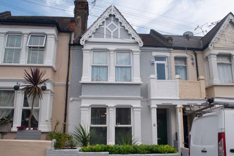 4 bedroom terraced house for sale, Retreat Road, Westcliff-On-Sea SS0