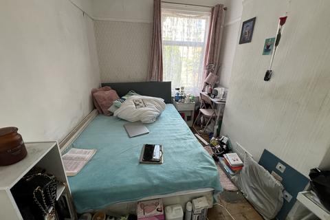 3 bedroom terraced house for sale, Buckstone Road, London N18