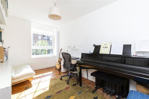 3 bedroom apartment for sale, Charlotte Terrace, Islington, London, N1