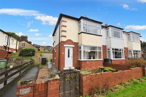 2 bedroom end of terrace house for sale, Grange Avenue, Yeadon, Leeds, West Yorkshire