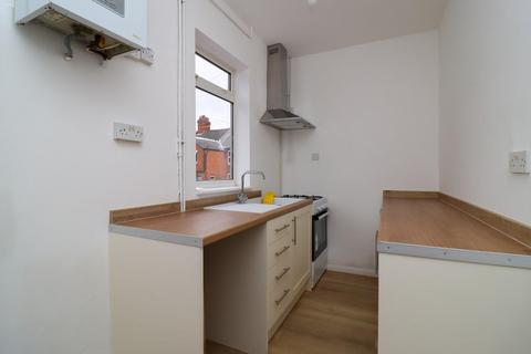 2 bedroom terraced house to rent, Hopefield Road, Leicester, LE3