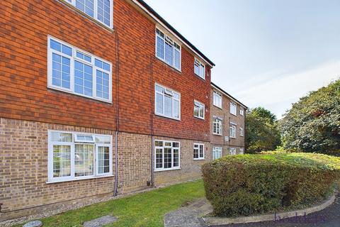 1 bedroom apartment for sale, Stern Court, Hazelbank Road, Chertsey, Surrey, KT16