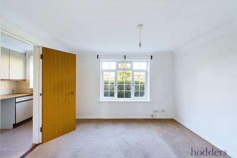 1 bedroom apartment for sale, Stern Court, Hazelbank Road, Chertsey, Surrey, KT16