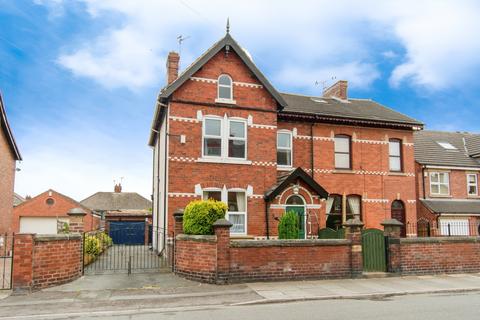 5 bedroom semi-detached house for sale, Barnes Road, West Yorkshire WF10