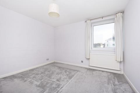 2 bedroom apartment for sale, Thornton Hill, London SW19