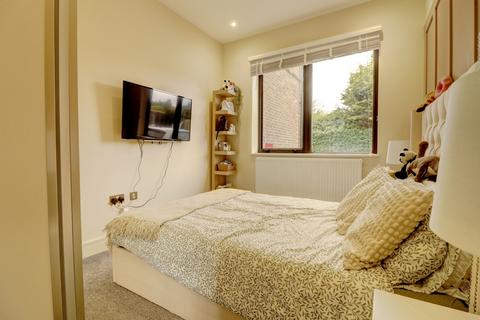 2 bedroom apartment for sale, Swilley Gardens, Stokenchurch HP14