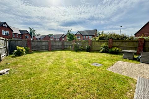 4 bedroom detached house to rent, Oaks Close, Nantwich CW5