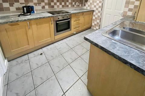 2 bedroom terraced house to rent, Sutton Court Road, London E13