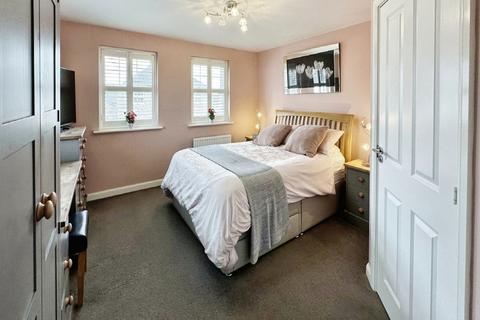 3 bedroom semi-detached house for sale, Holme View, North Yorkshire YO8