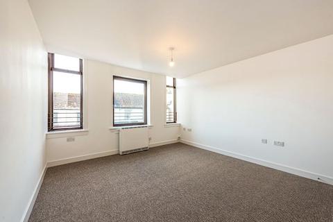 2 bedroom flat to rent, Grahams Road, Falkirk FK2