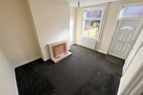2 bedroom terraced house to rent, Clifton Terrace, West Yorkshire LS9
