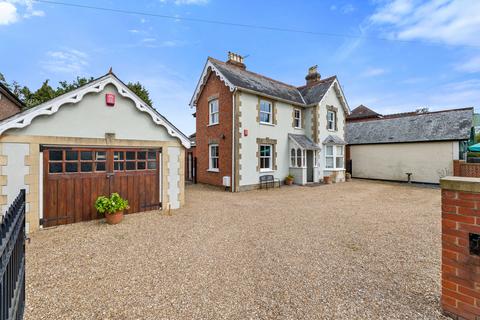 4 bedroom house for sale, The Street, Horley RH6