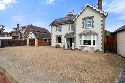 4 bedroom house for sale, The Street, Horley RH6