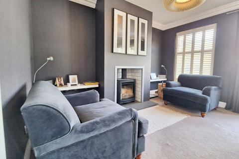 4 bedroom end of terrace house for sale, Crow Lane, Rochester