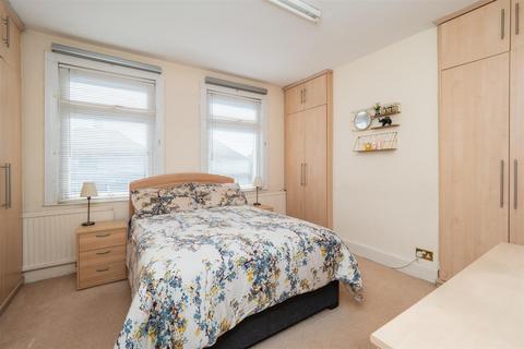 310 Gander Green Lane, Sutton, SM3 9QZ