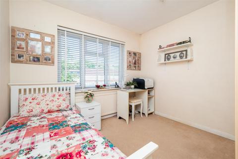 310 Gander Green Lane, Sutton, SM3 9QZ
