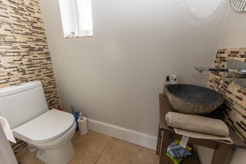 4 bedroom detached house for sale, Queensway, Clacton-On-Sea, CO15 5