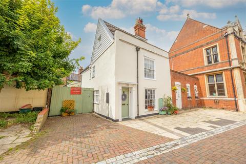 5 bedroom character property for sale, Kings Quay Street, Harwich, CO12 3