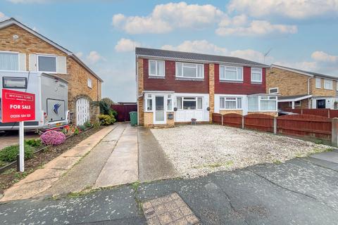 3 bedroom semi-detached house for sale, St. Helens Avenue, Clacton-On-Sea, CO15 4