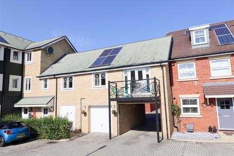 2 bedroom coach house for sale, Dragons Way, Fleet GU52