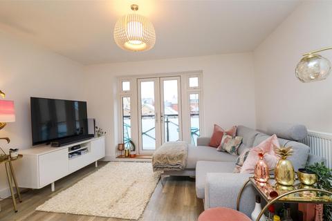 2 bedroom coach house for sale, Dragons Way, Fleet GU52