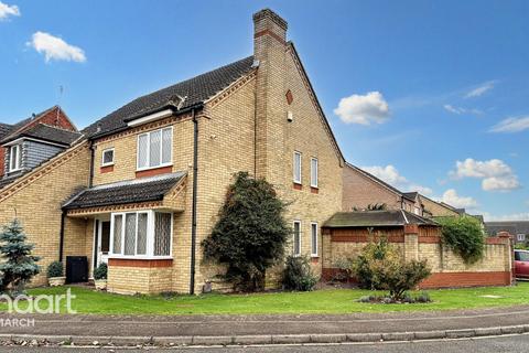 4 bedroom detached house for sale, Steeple View, March