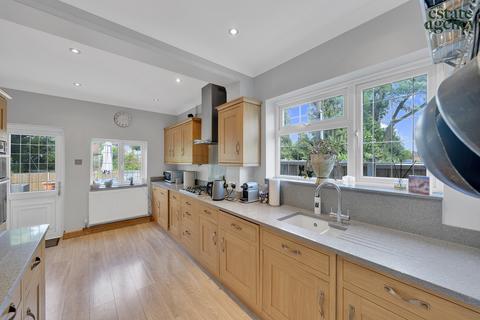 16 Whitehall Road, London, E4 6EQ