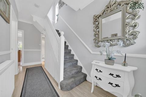 16 Whitehall Road, London, E4 6EQ
