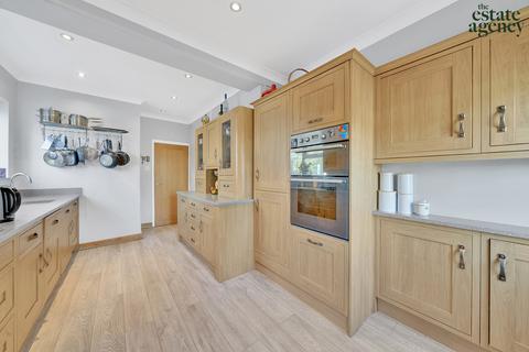 16 Whitehall Road, London, E4 6EQ