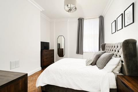 2 bedroom flat for sale, Regency Square, Brighton, BN1
