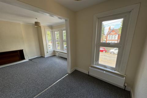 2 bedroom property to rent, 2 bedroom property in Westcliff on Sea