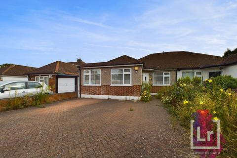 3 bedroom bungalow for sale, Gerrard Gardens, Pinner, Middlesex, HA5