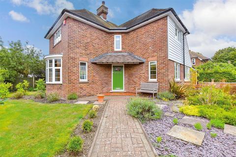 3 bedroom detached house for sale, St. George's Lees, Sandwich, Kent