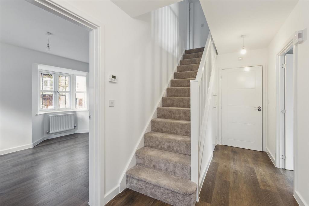 6-Electric-Close2c-Catteshall-Court2c-Godalming-GU
