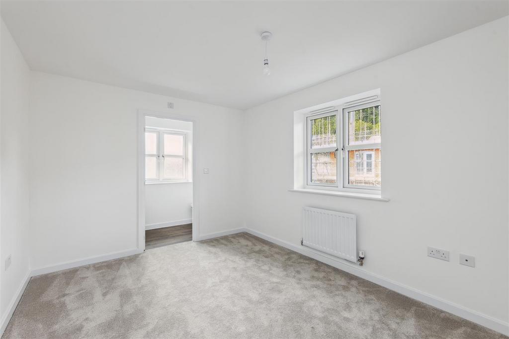 6-Electric-Close2c-Catteshall-Court2c-Godalming-GU
