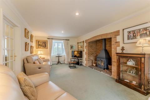 5 bedroom detached house for sale, Harrington Road, Loddington NN14