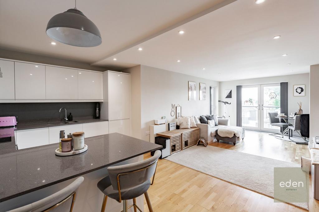 Kitchen / Breakfast Area