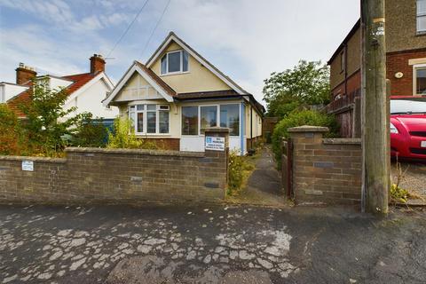 4 bedroom chalet for sale, Howards Hill, Cromer