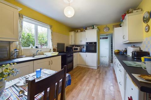 4 bedroom detached bungalow for sale, Howards Hill, Cromer