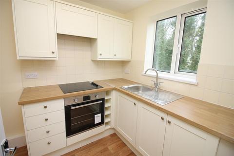 1 bedroom apartment to rent, Sarum Close, Salisbury SP2