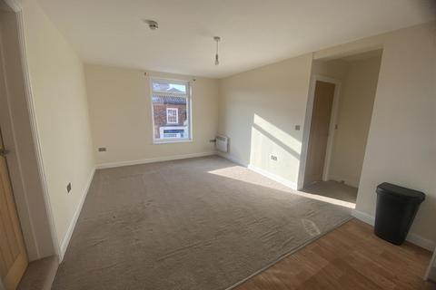 2 bedroom apartment to rent, Field Road, Thorne, Doncaster