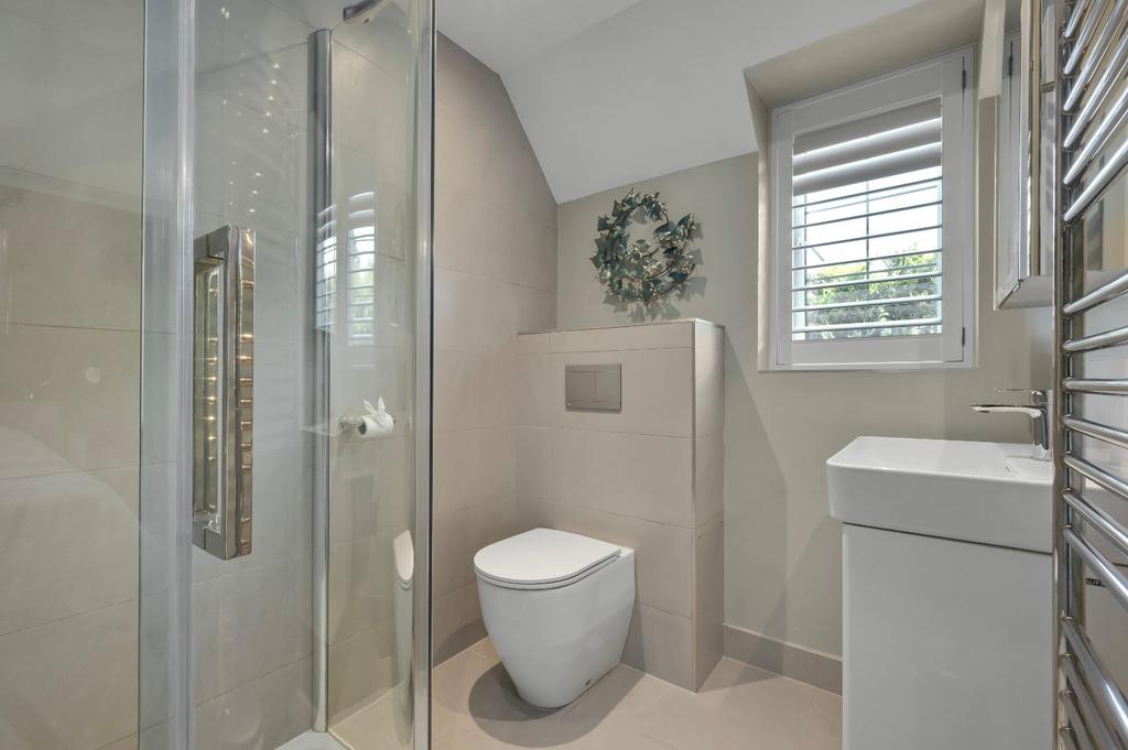 Main En Suite