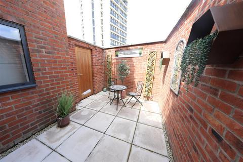 2 bedroom apartment for sale, George Street, Hull