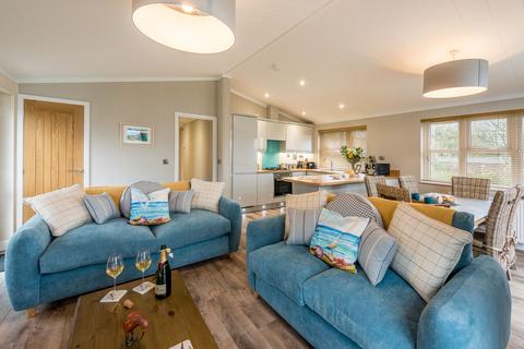 3 bedroom lodge for sale, Otterham Cornwall