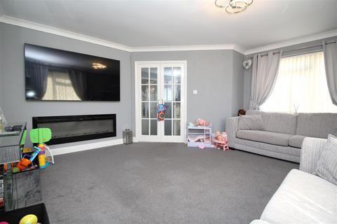 4 Caldbeck Close, Gunthorpe, Peterborough, PE4 7NF